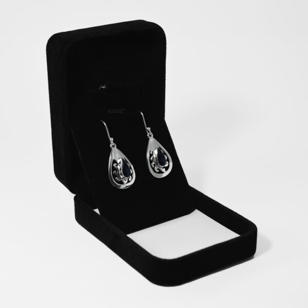 SOLAR TEARDROP RESONANCE