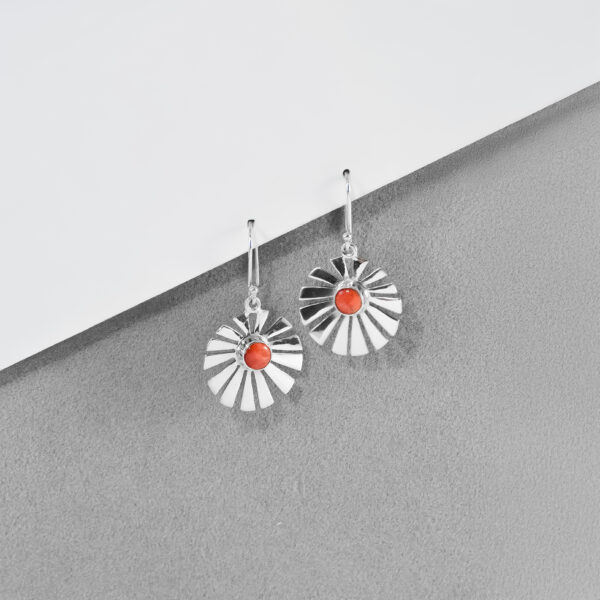 SOLAR RADIANCE TRAPEZE