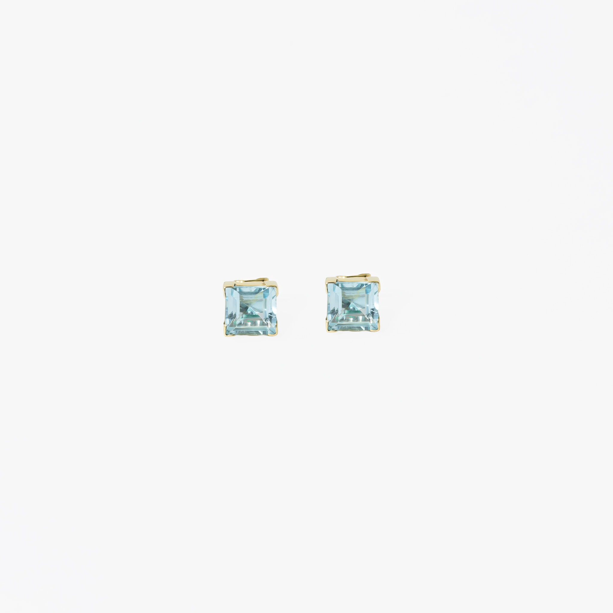 MIKIMOTO PEARLS STUDS