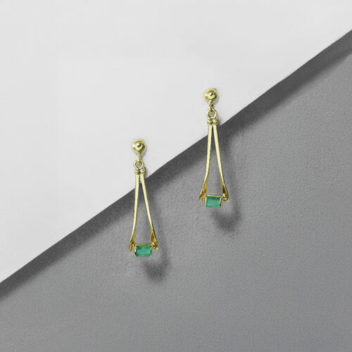 VERTICAL EMERALD KINETIC