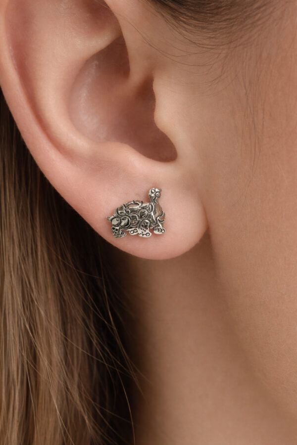 George Heritage Studs