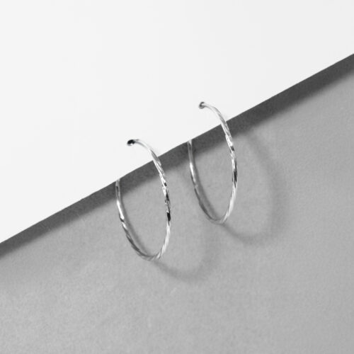 LINEAR RHYTHM TWISTED HOOPS