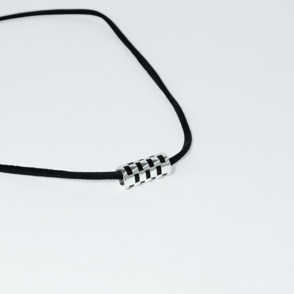 Gloss & Obsidian Cylinder