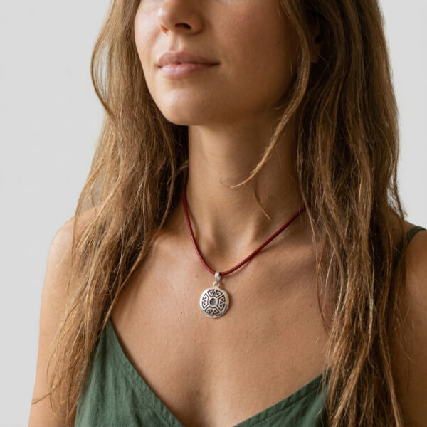 SOVEREIGN LEADERSHIP EMBLEM