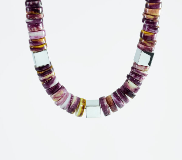 GEOMETRIC RADIANCE COLLAR