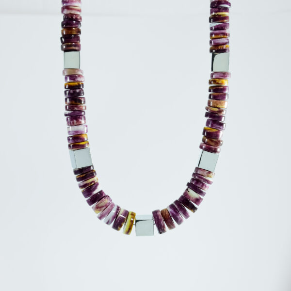 GEOMETRIC RADIANCE COLLAR