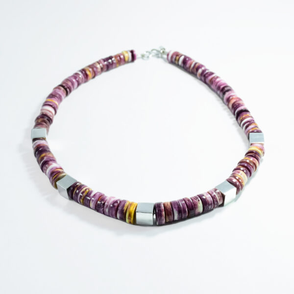 GEOMETRIC RADIANCE COLLAR