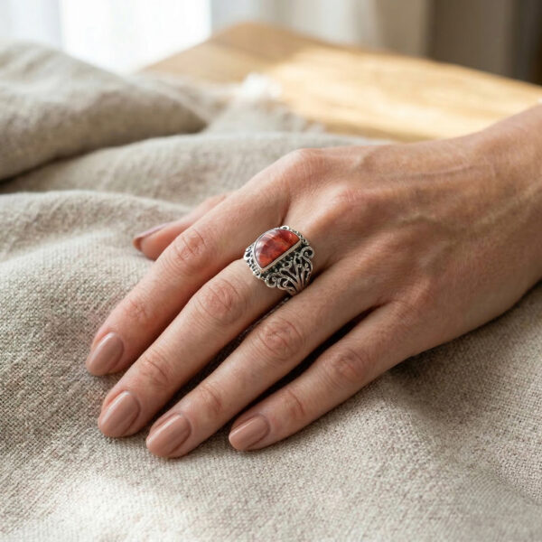 LUNAR FILIGREE CRESCENT