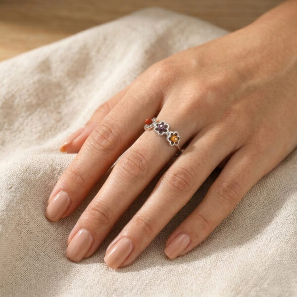 TRICOLOR TRINITY BLOOM