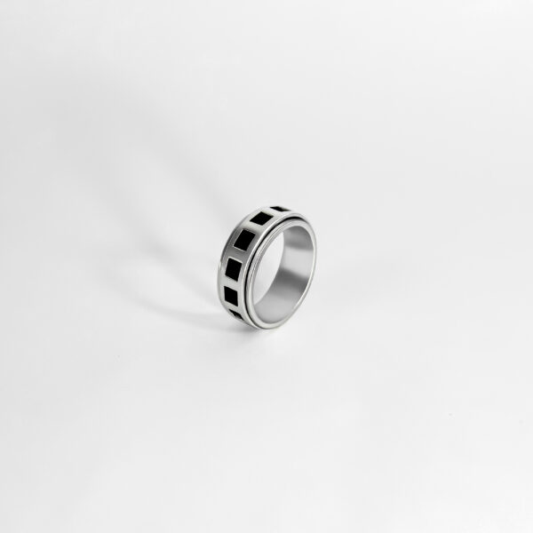 Geometric Spinner Band