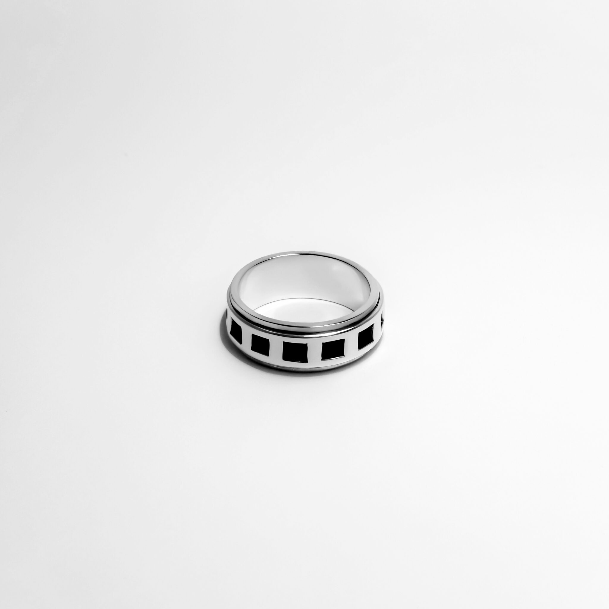 Geometric Spinner Band