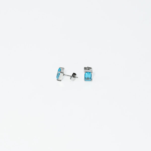 GLACIAL RADIANCE STUDS