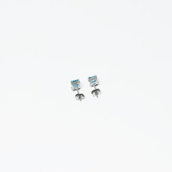 GLACIAL RADIANCE STUDS