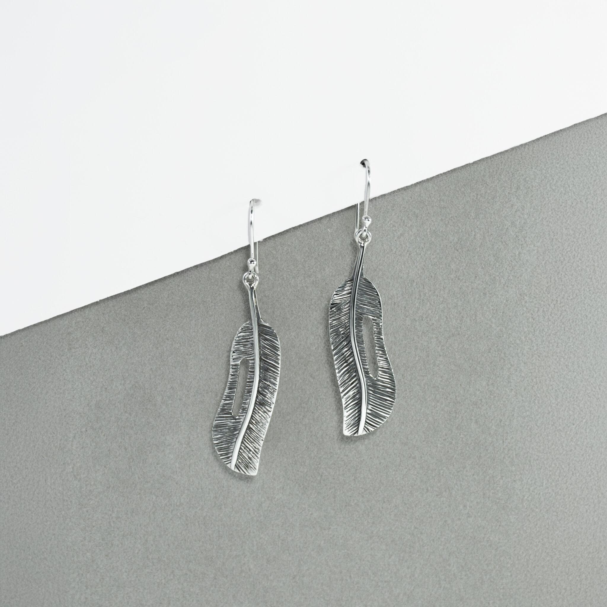 SILVER PLUME WHISPER