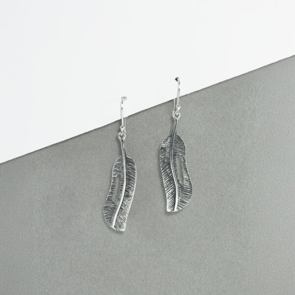 SILVER PLUME WHISPER