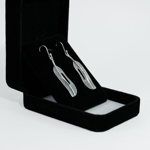 SILVER PLUME WHISPER